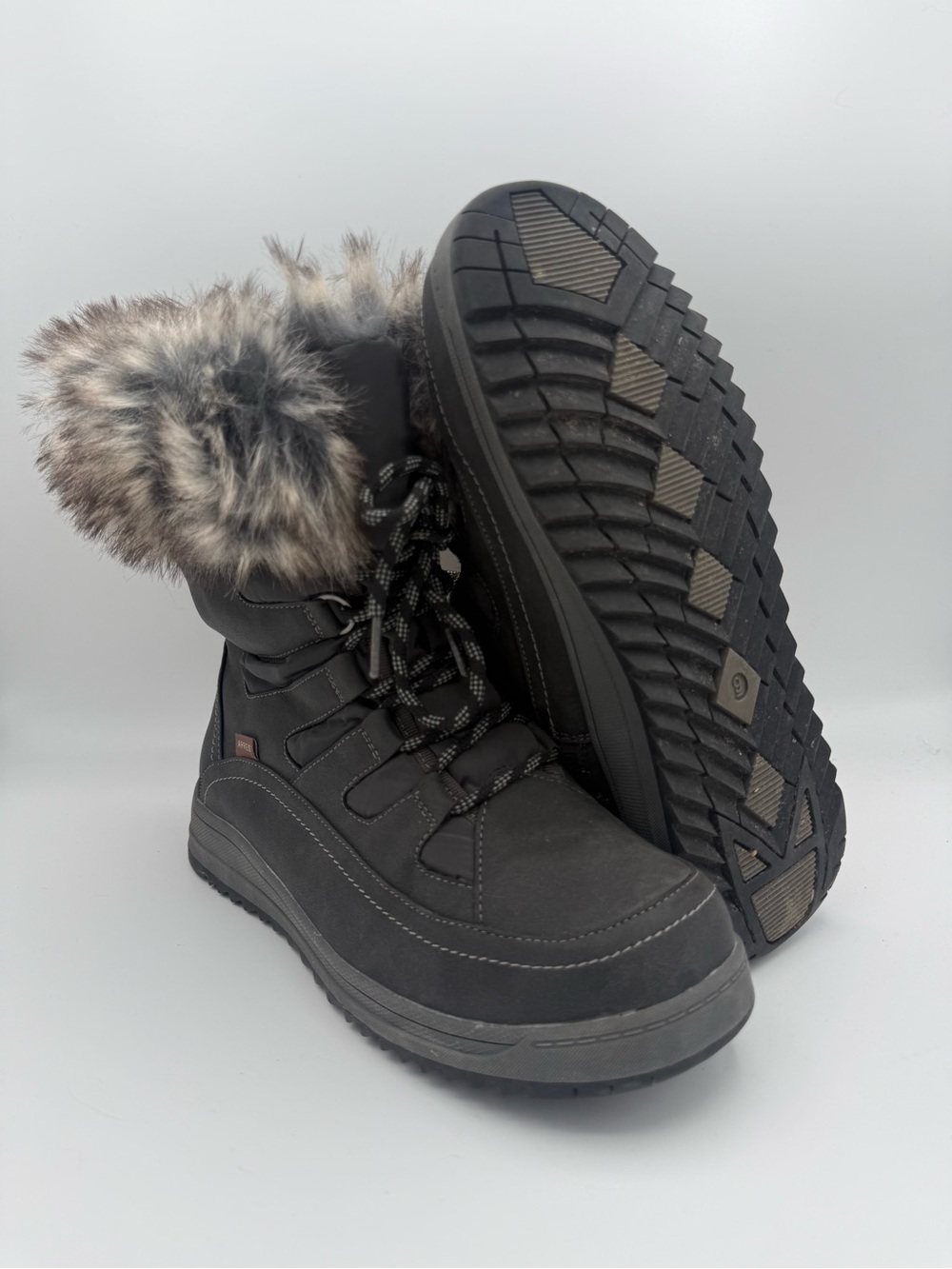 Women's Après by LAMO Gray Black Lace Up Fur Lined Winter Snow Boots Size 9